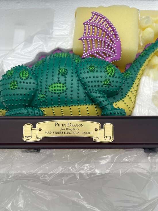 WDCC Pete's Dragon Elliott Disneyland Main Street Electrical Parade Figurine  CO - Picture 8 of 11